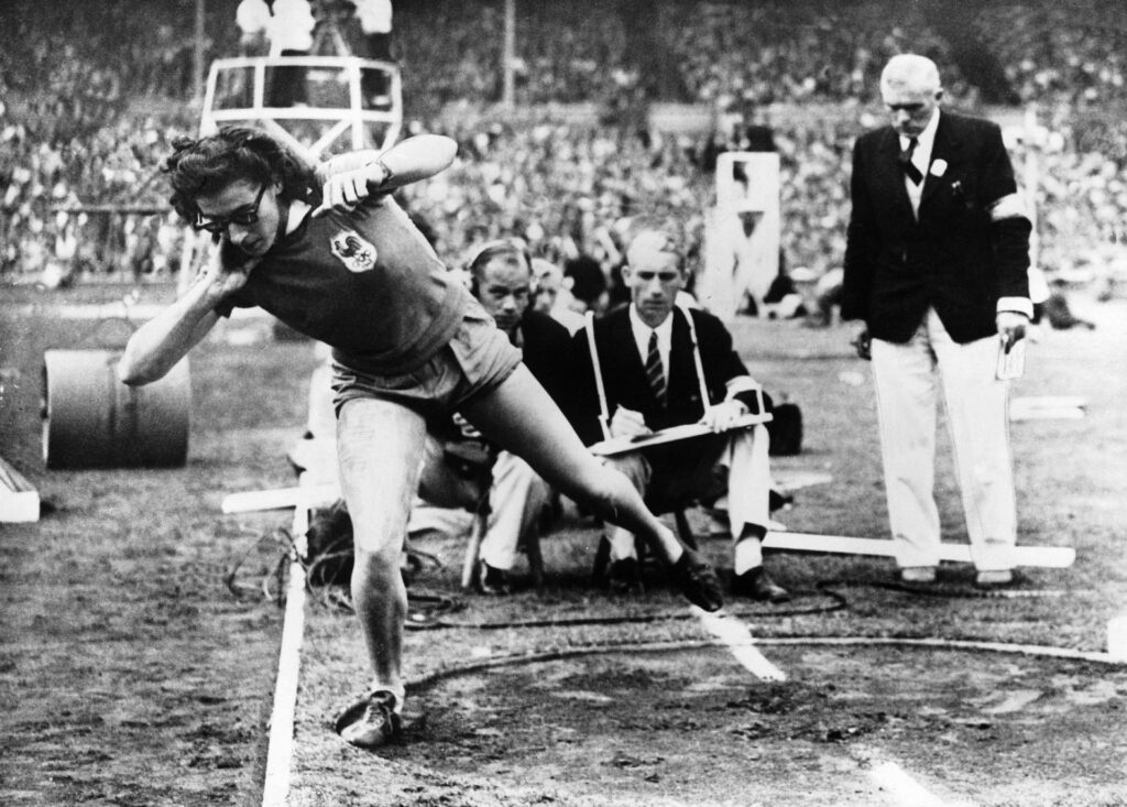 Ostermeyer throws the shot-put at the Olympics
